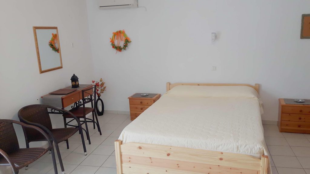 4-bed apartment double bed2
